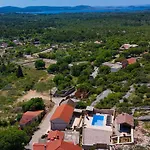 Villa Cubric *