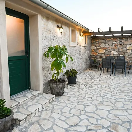 Cubric Villa