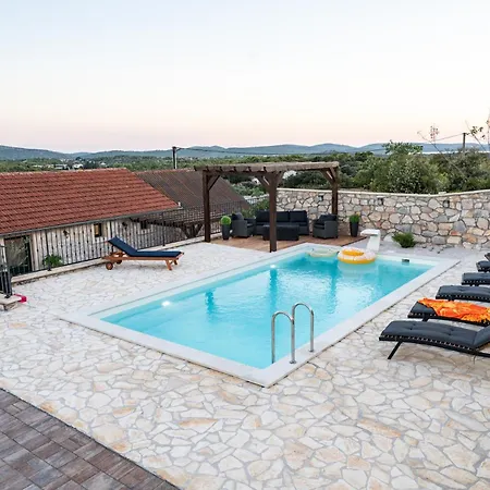 Cubric Villa