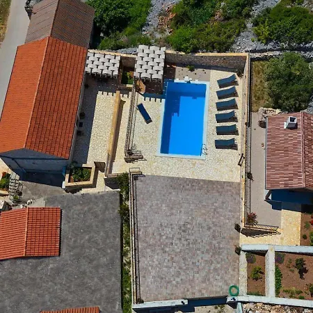 Villa Cubric *