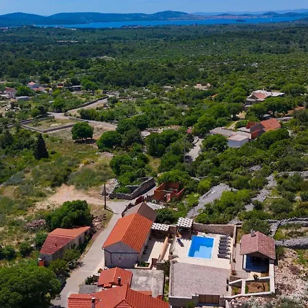 Villa Cubric *